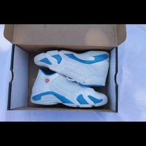 Jordan 14 sz 5.5 6/10 condition asking 30$